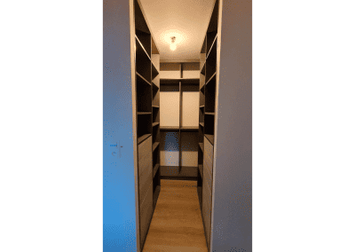 Dressing Coloris façades : Ciment ; Coloris intérieur : Graphite
